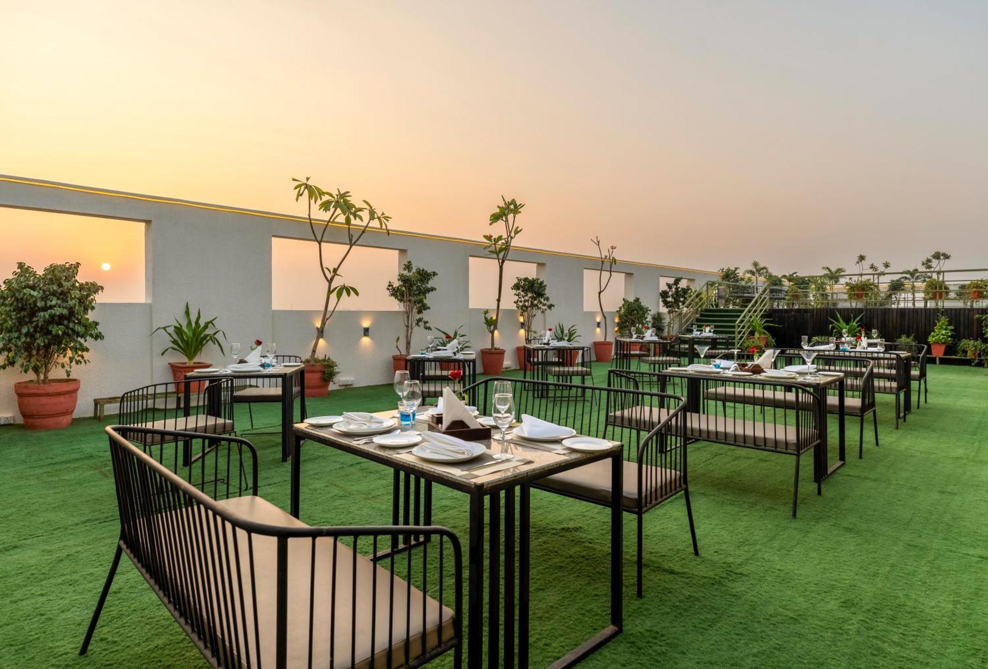 Hotel Marigold Jaipur Ngoại thất bức ảnh