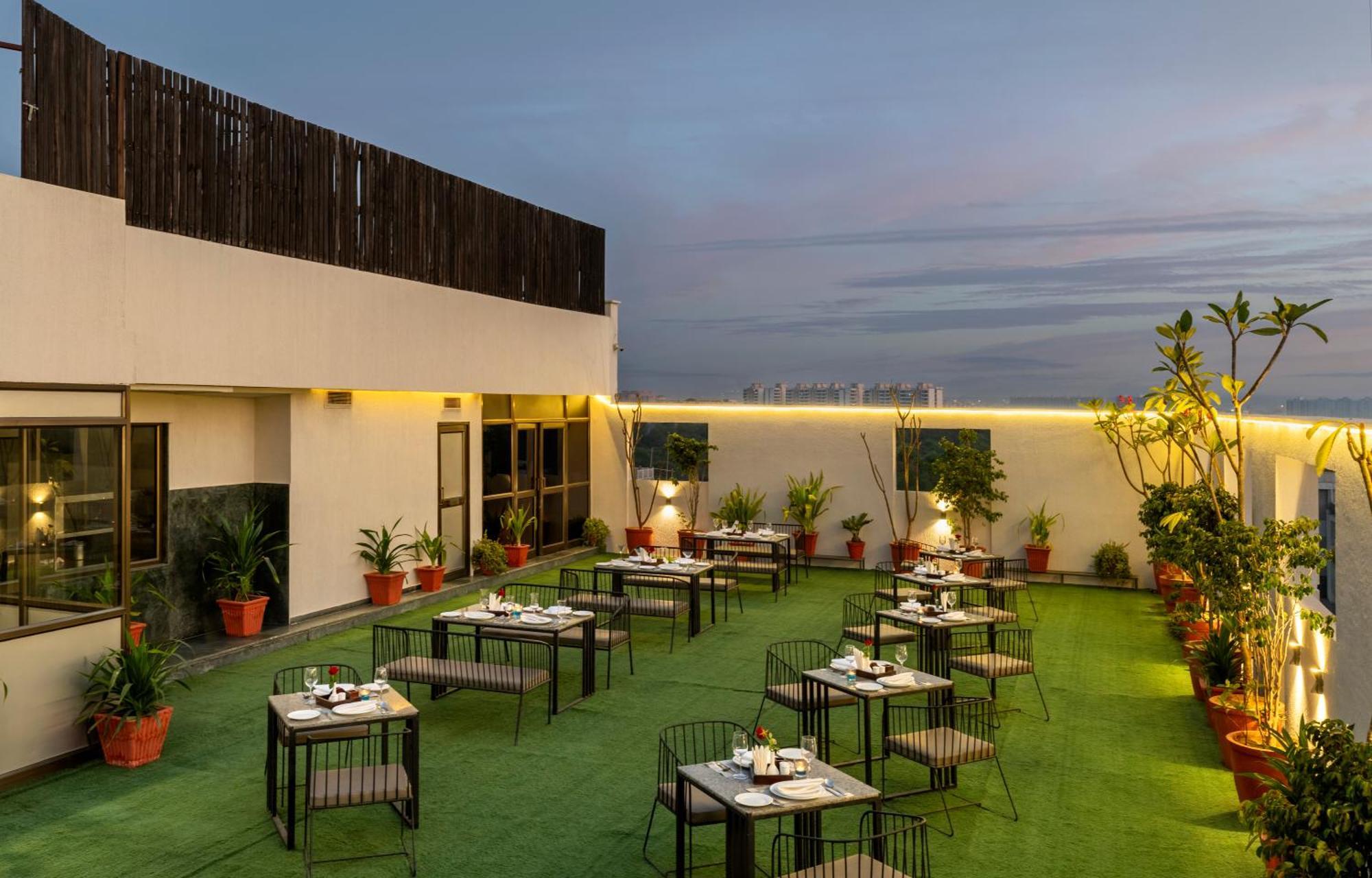 Hotel Marigold Jaipur Ngoại thất bức ảnh